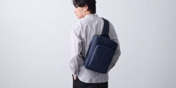 軽さとタフさを両立！毎日使いたくなるバッグ「TOUGH LITE SLING BAG」